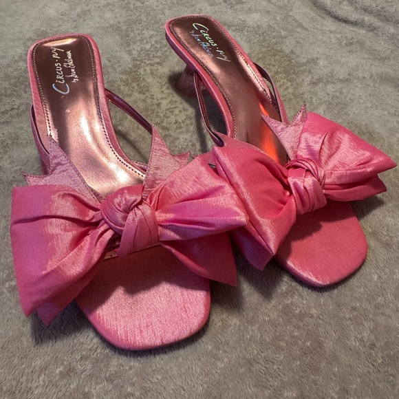 Sam Edelman - Chic Pink Bow Women's Shoes - Picture 2 of 6
